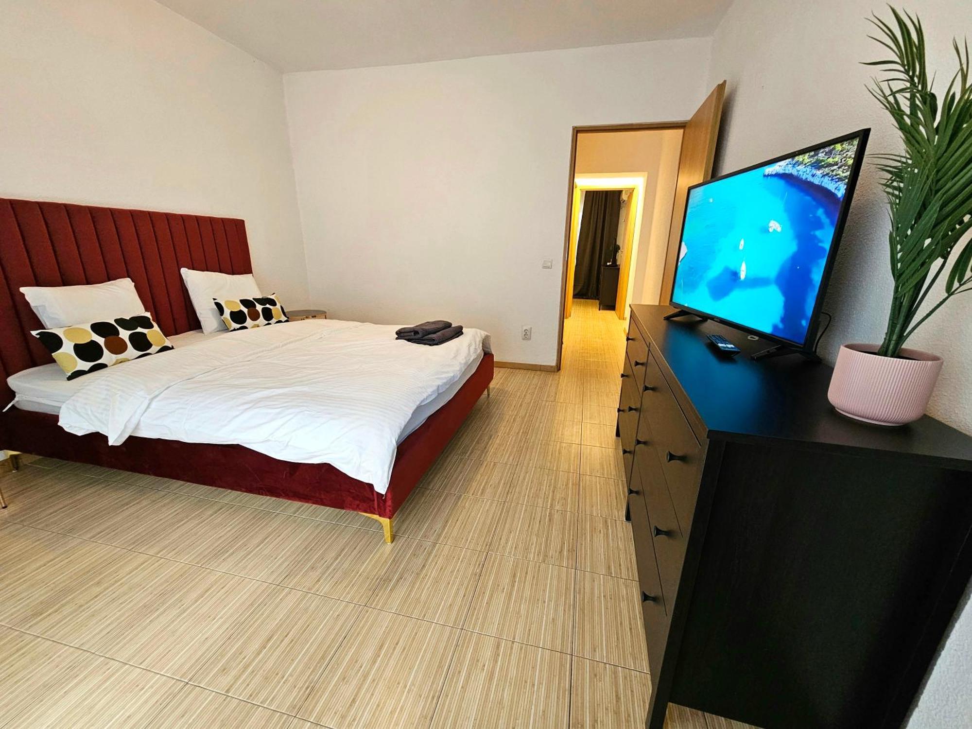 Color Apartments Corneliu Coposu No3 Bukares Bagian luar foto