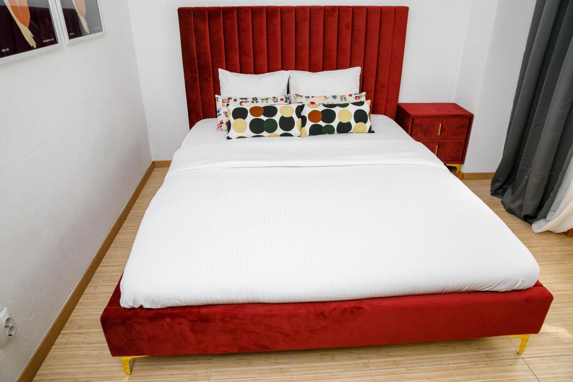 Color Apartments Corneliu Coposu No3 Bukares Bagian luar foto