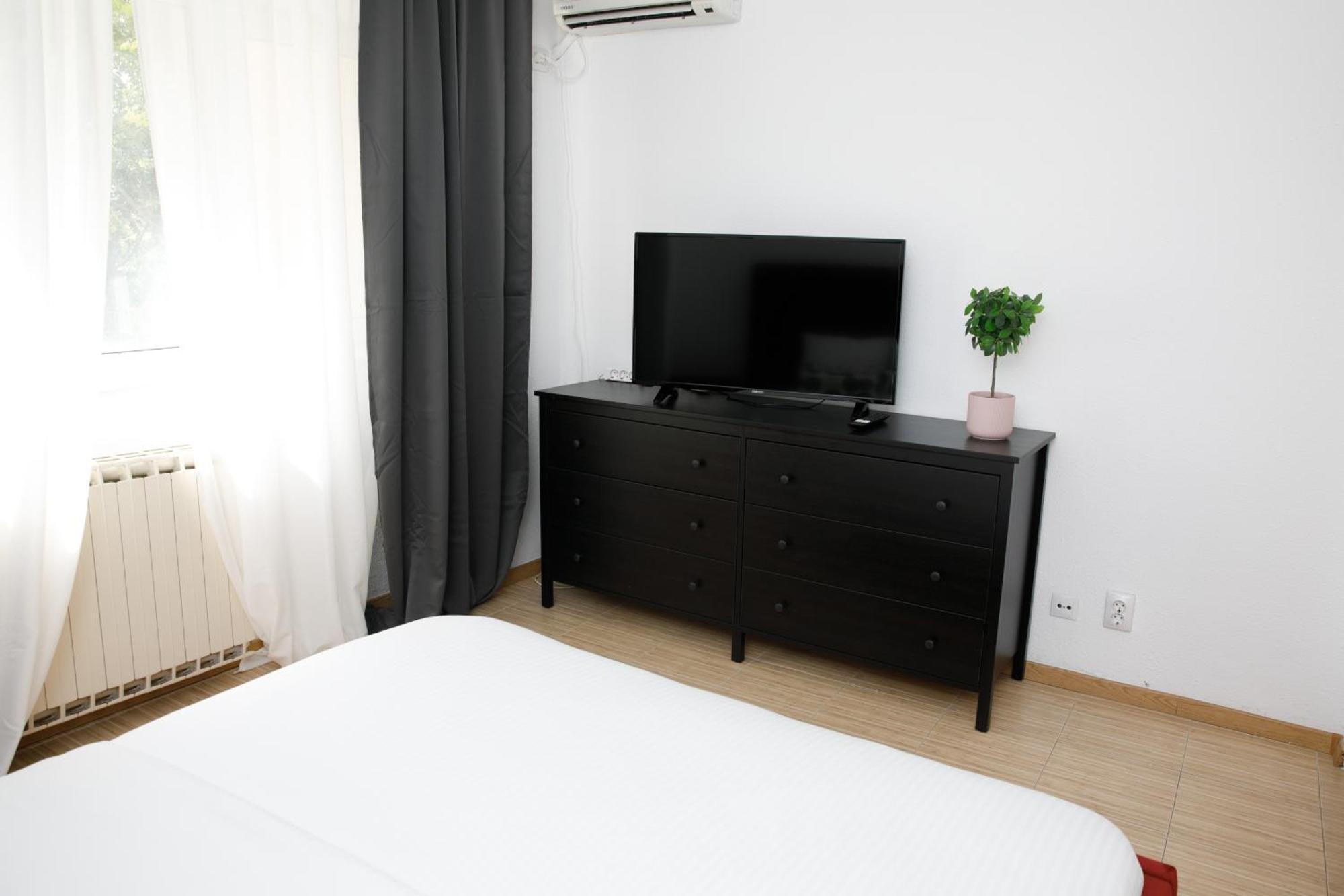 Color Apartments Corneliu Coposu No3 Bukares Bagian luar foto