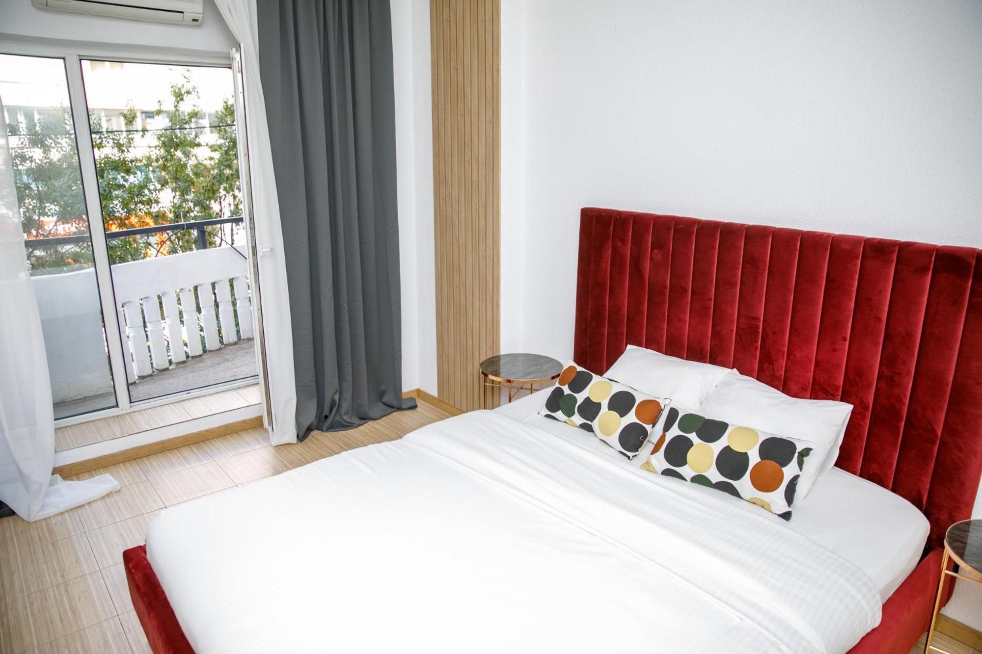 Color Apartments Corneliu Coposu No3 Bukares Bagian luar foto