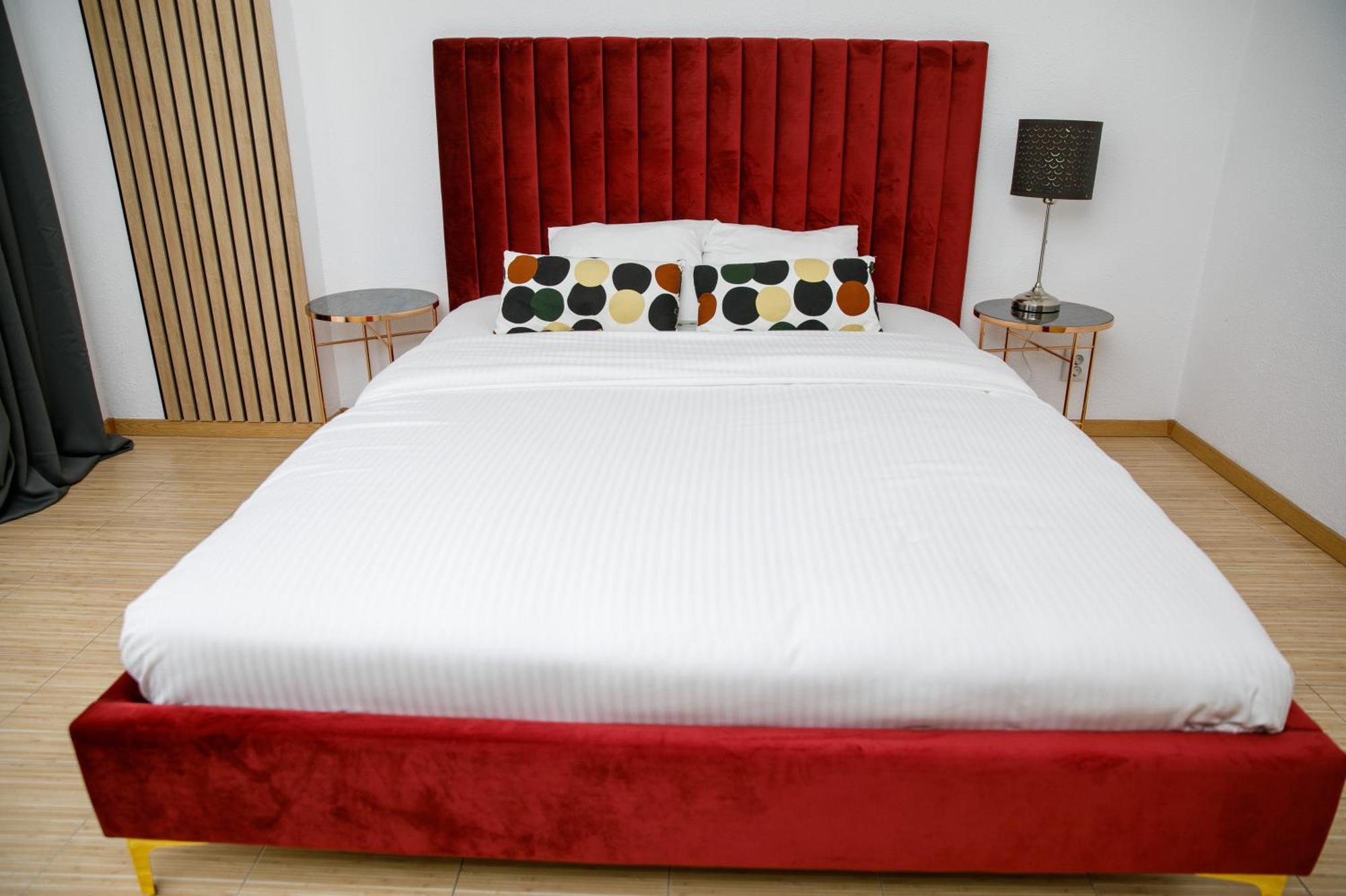 Color Apartments Corneliu Coposu No3 Bukares Bagian luar foto