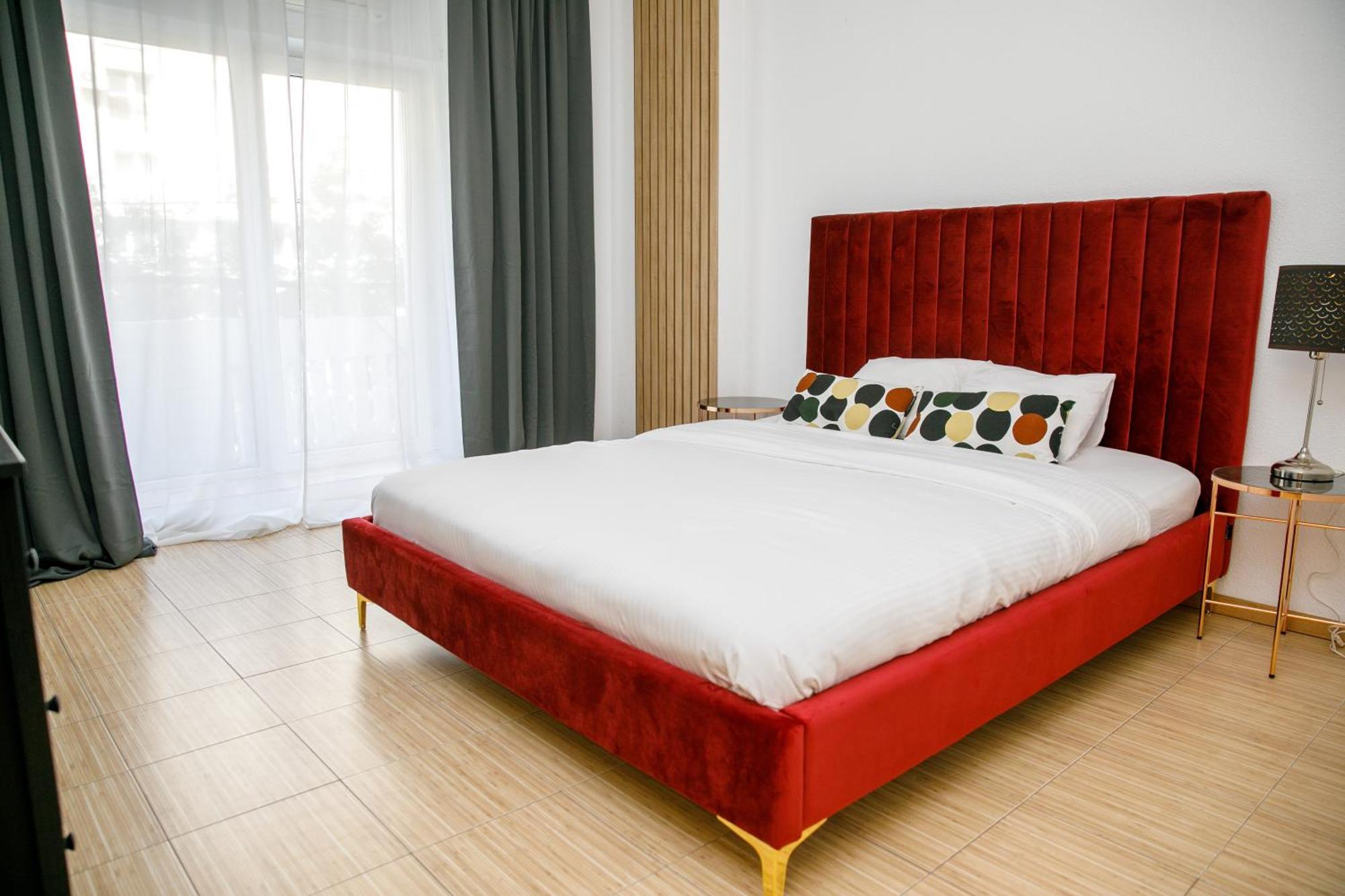 Color Apartments Corneliu Coposu No3 Bukares Bagian luar foto