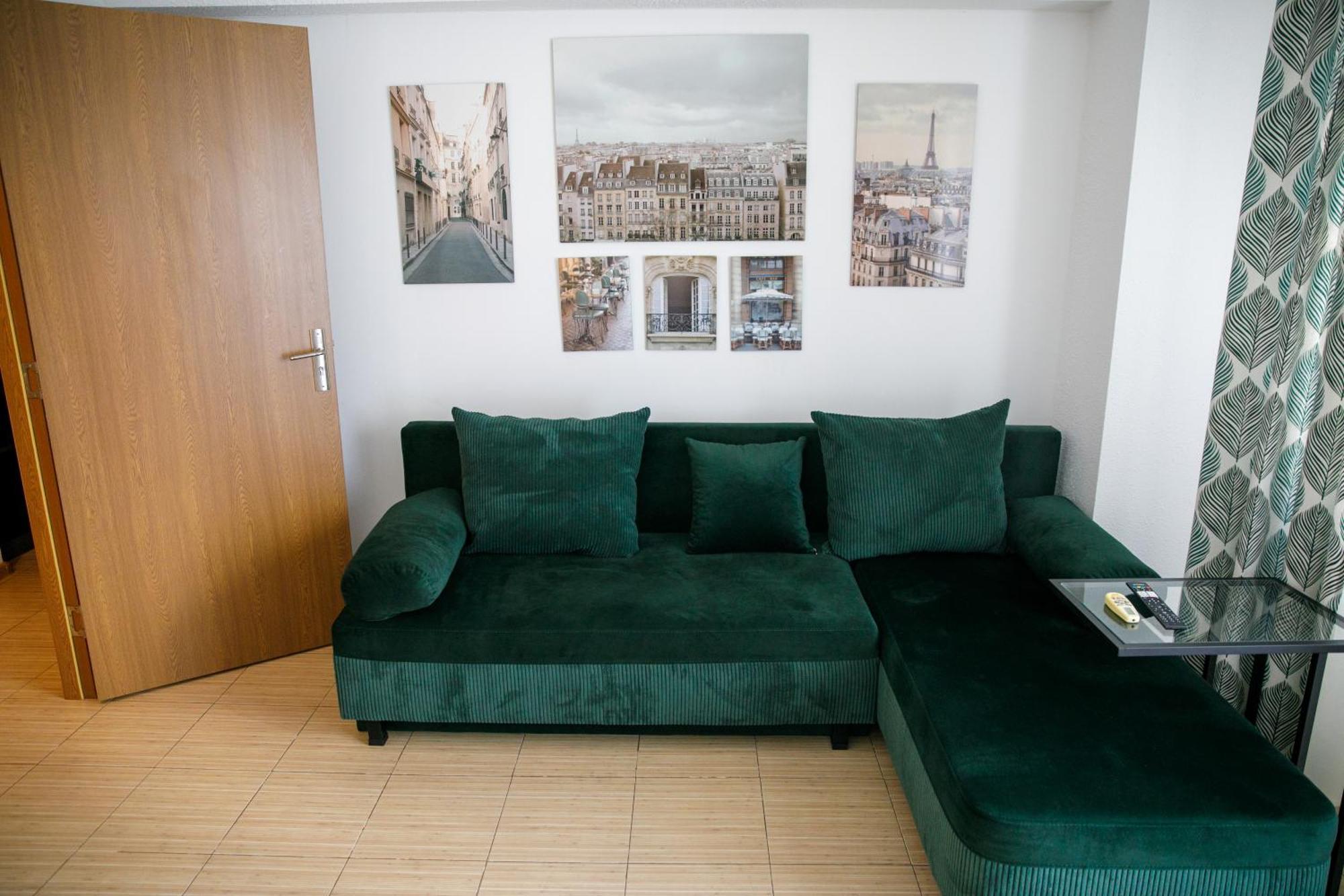 Color Apartments Corneliu Coposu No3 Bukares Bagian luar foto