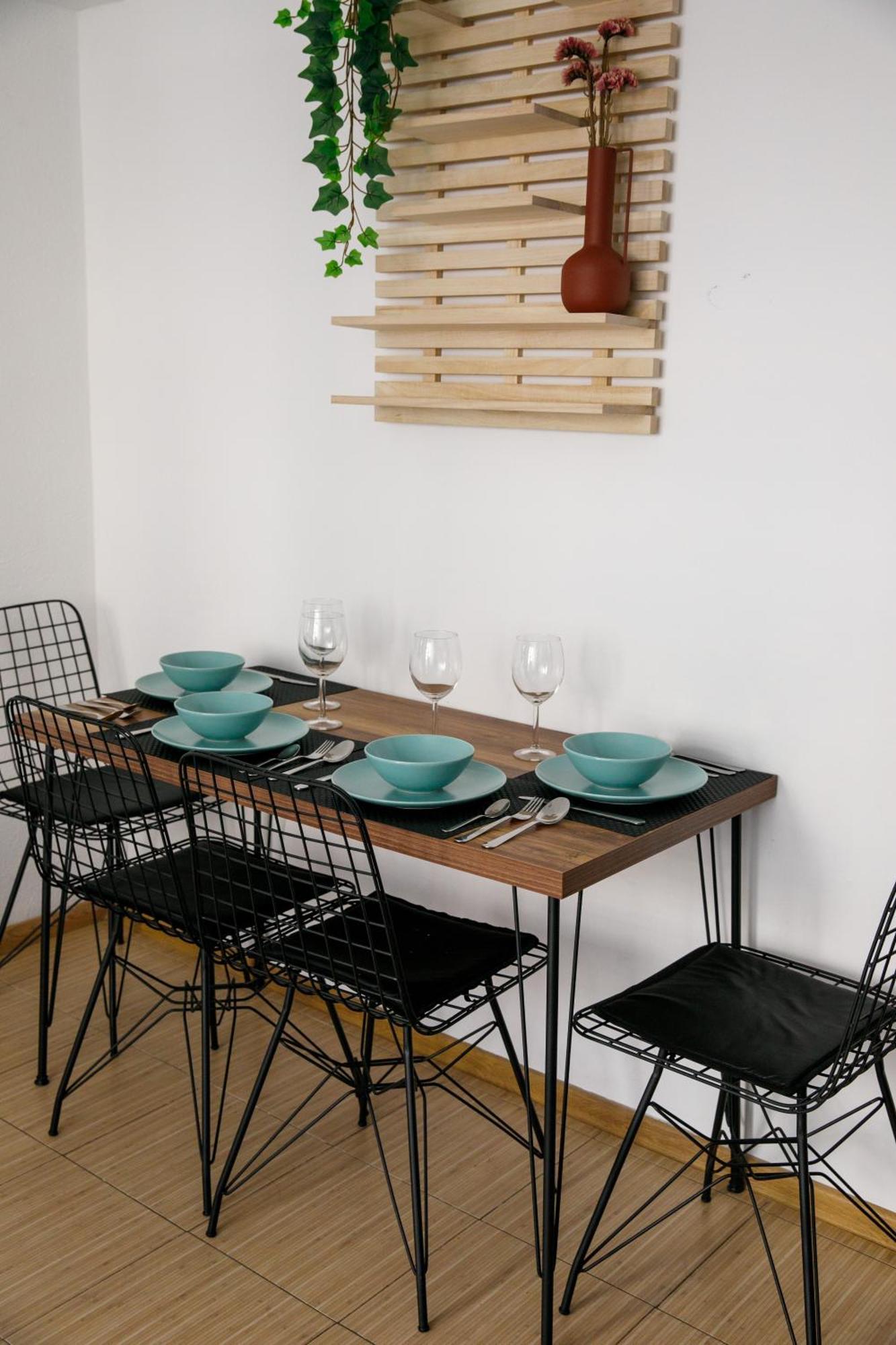 Color Apartments Corneliu Coposu No3 Bukares Bagian luar foto