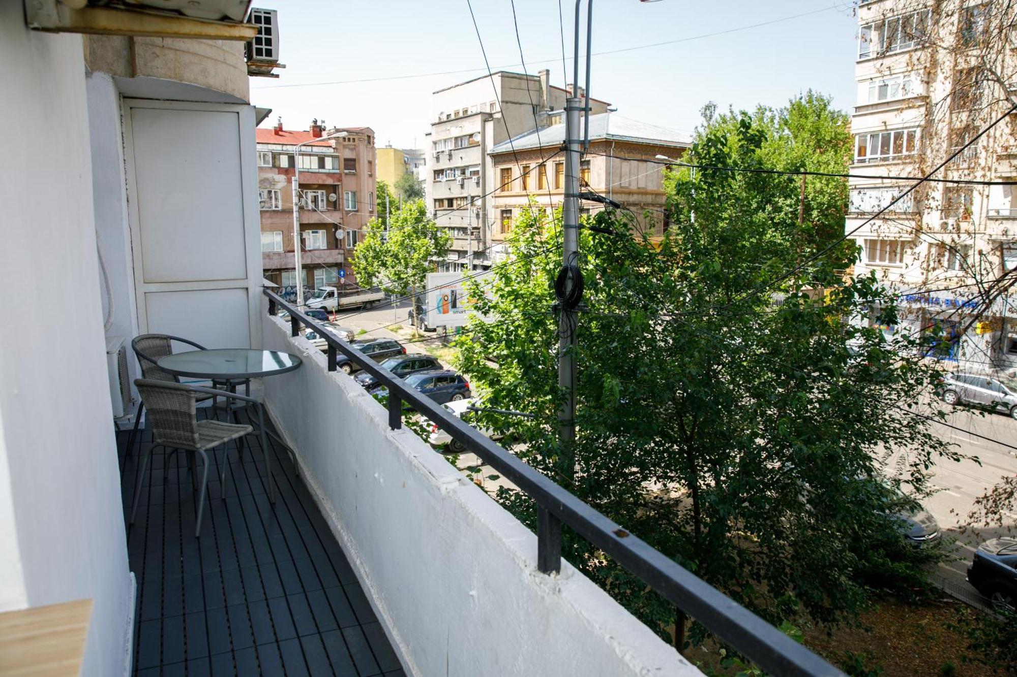 Color Apartments Corneliu Coposu No3 Bukares Bagian luar foto