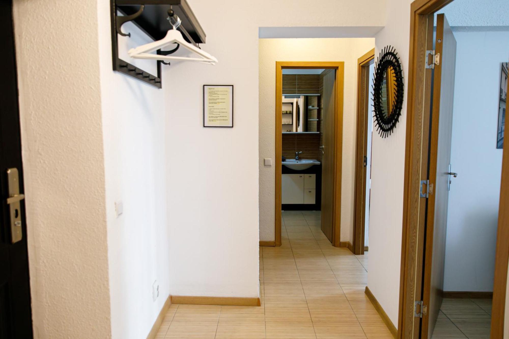 Color Apartments Corneliu Coposu No3 Bukares Bagian luar foto