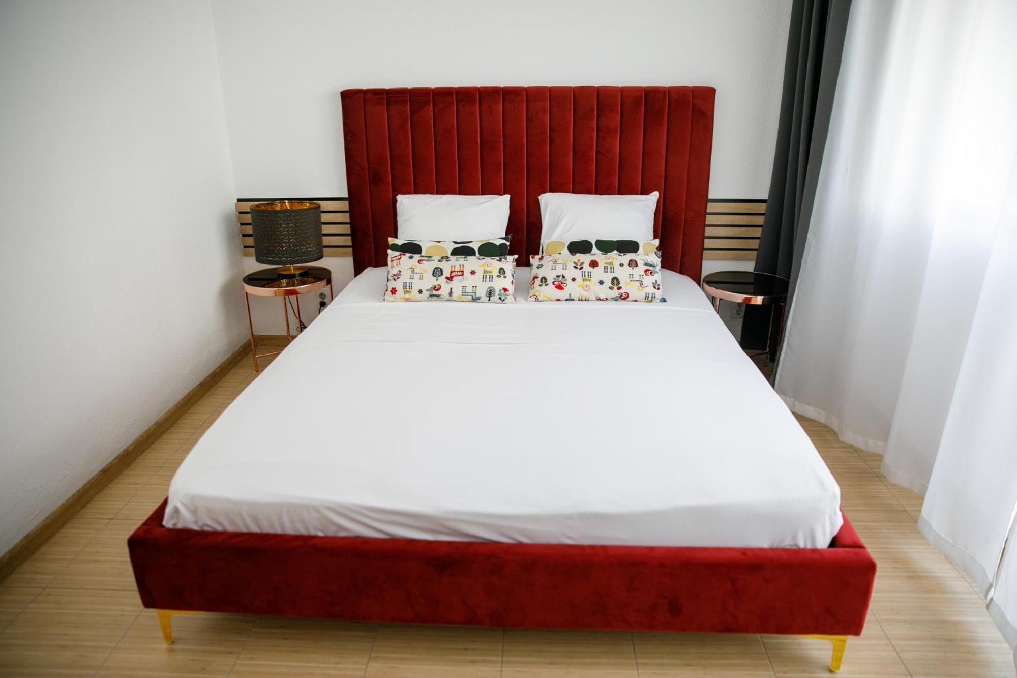 Color Apartments Corneliu Coposu No3 Bukares Bagian luar foto