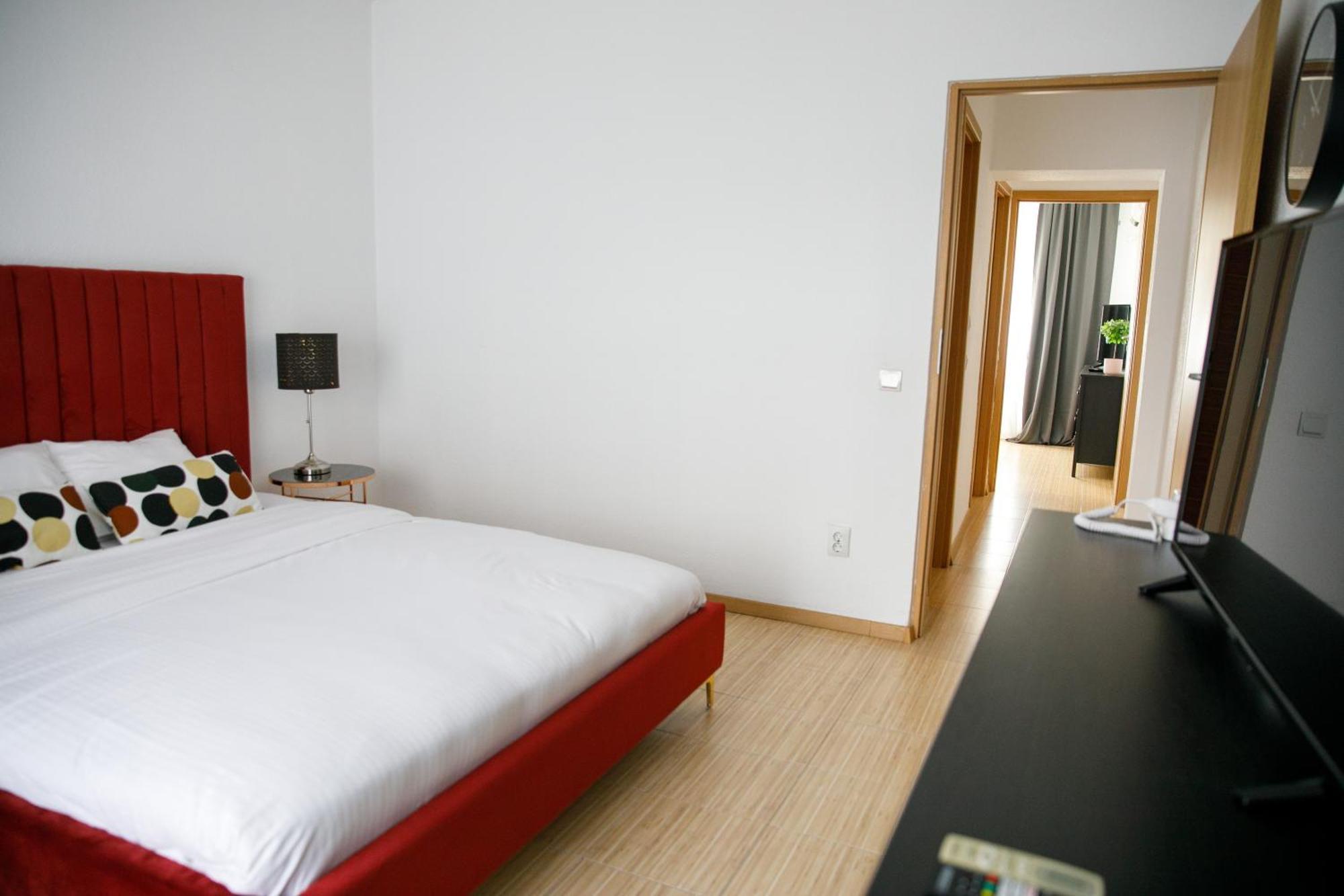 Color Apartments Corneliu Coposu No3 Bukares Bagian luar foto