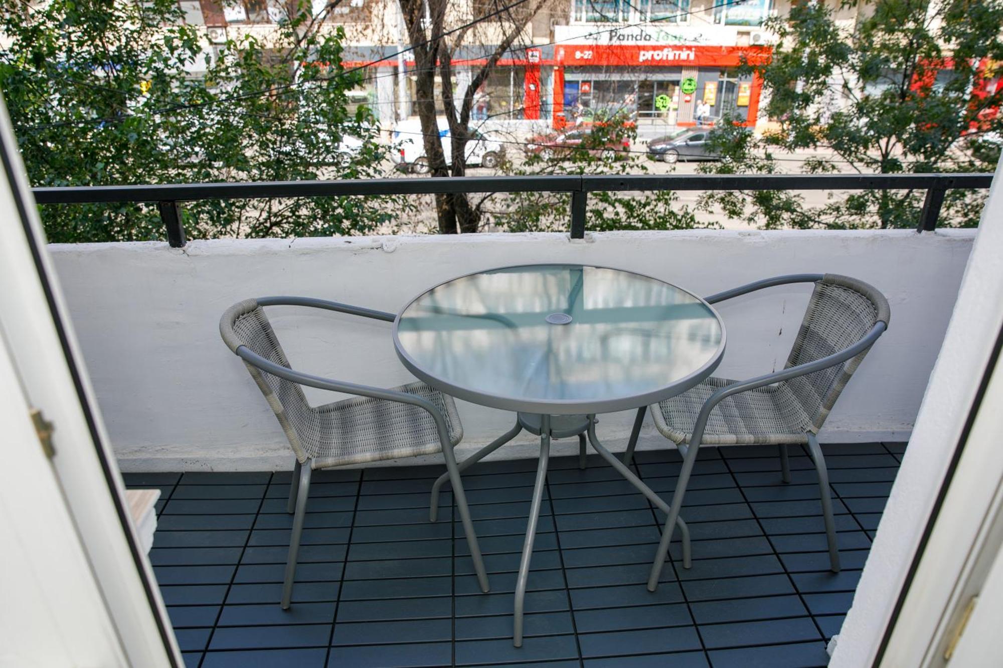 Color Apartments Corneliu Coposu No3 Bukares Bagian luar foto