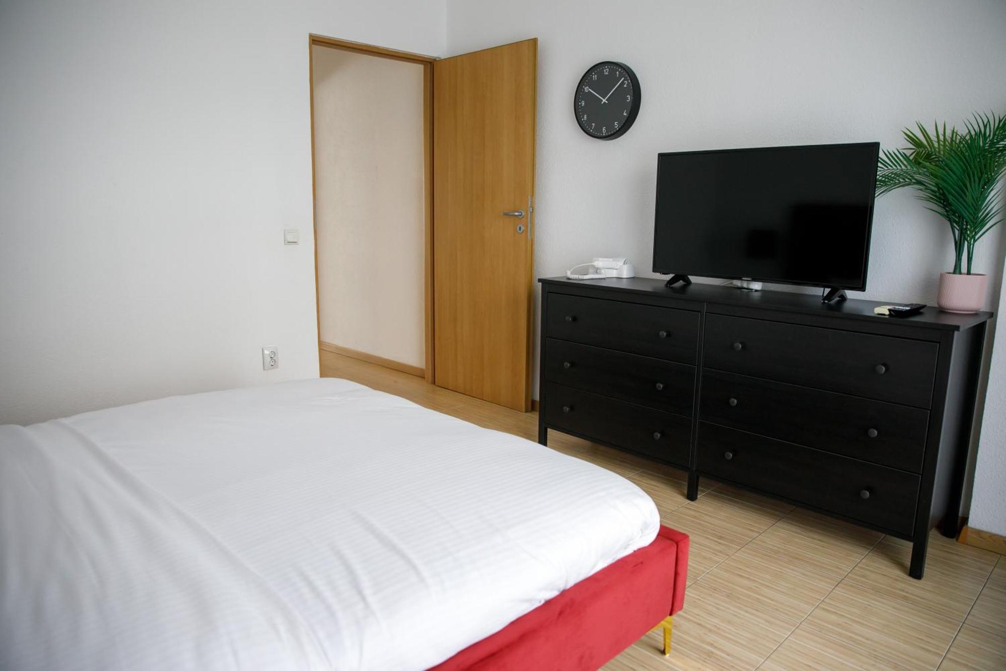 Color Apartments Corneliu Coposu No3 Bukares Bagian luar foto