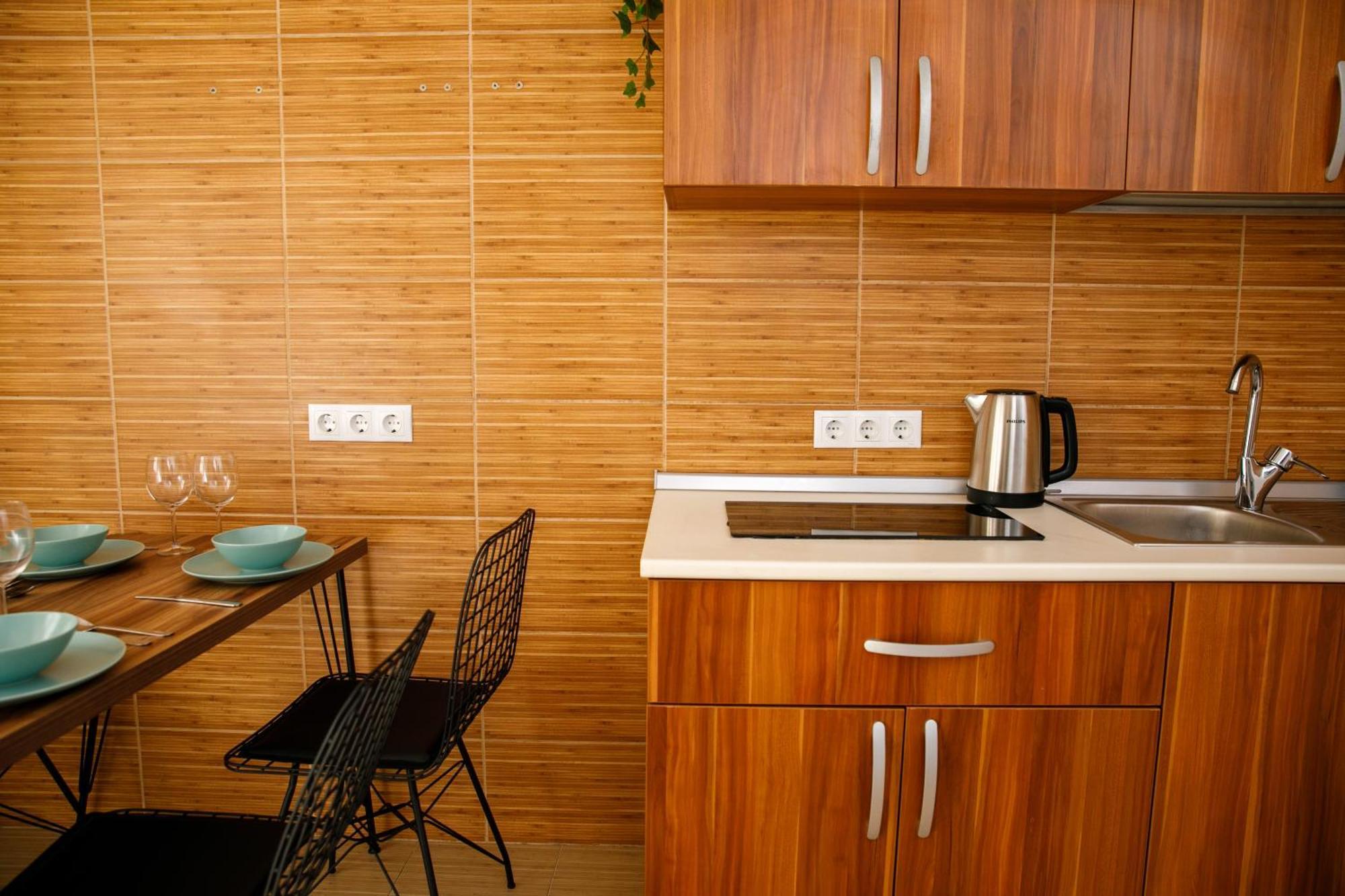 Color Apartments Corneliu Coposu No3 Bukares Bagian luar foto