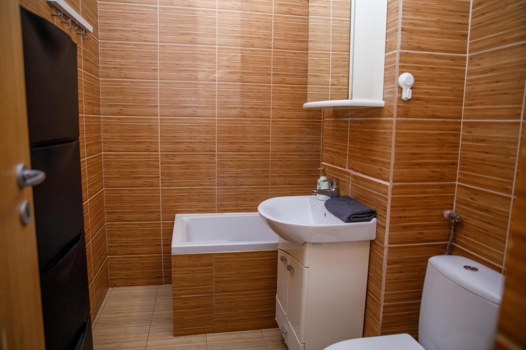 Color Apartments Corneliu Coposu No3 Bukares Bagian luar foto
