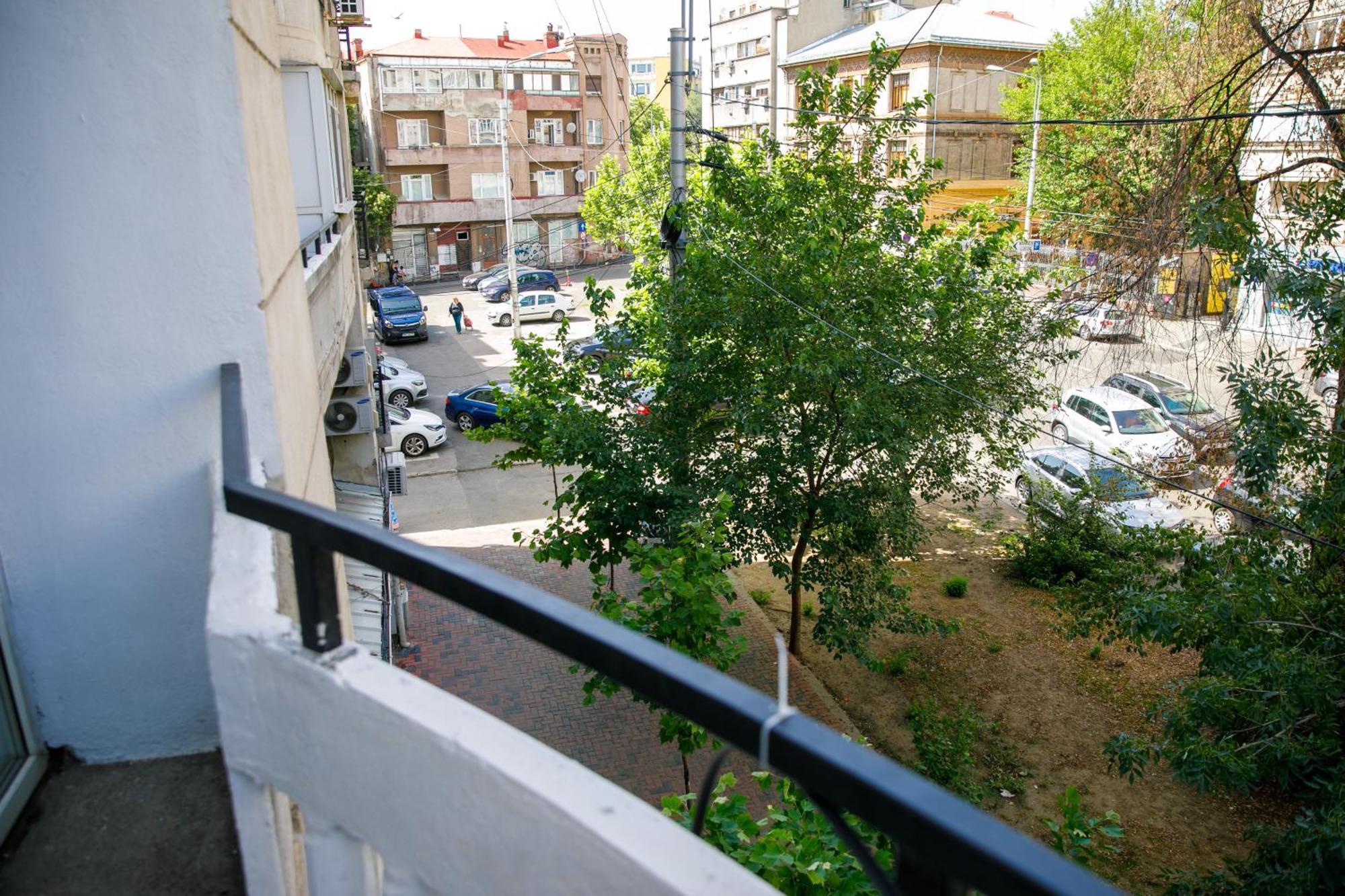 Color Apartments Corneliu Coposu No3 Bukares Bagian luar foto